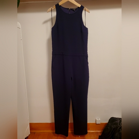 Aritzia Babaton Branson Jumpsuit navy blue, sleeveless, full leg. Size 2 - Picture 3 of 14